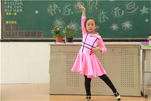 http://s.yun12.cn/lzdrxx/images/qmhzyjlvmxt20200506145030.jpg